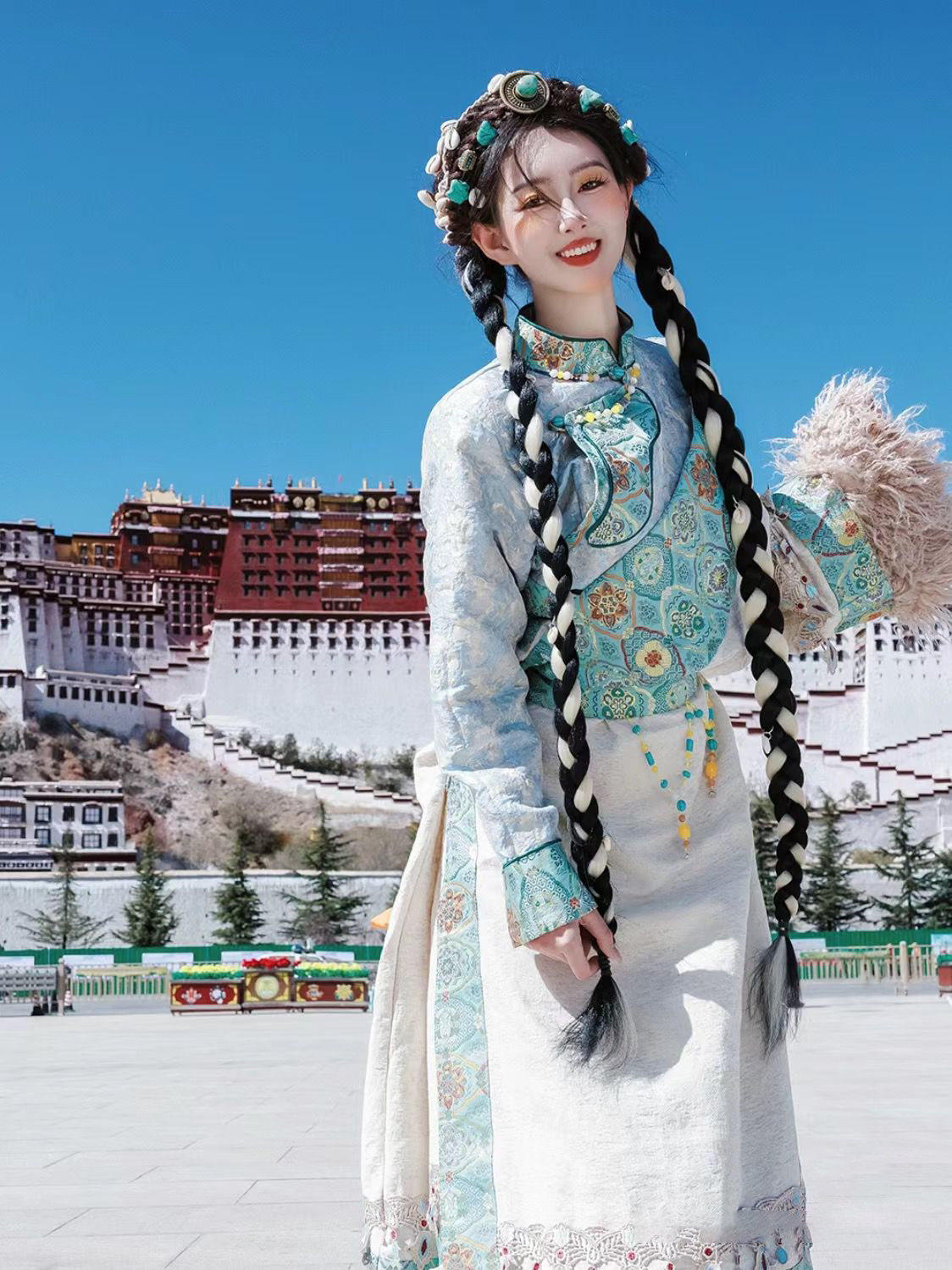 Blue Tibetan Ethnic Noblewoman - đánh giá và giá Ethnic Clothing & Online Fashion Store Khaadi Uk
