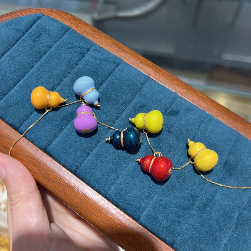 LABB Real 18K gold gourd penda - đánh giá và giá Ethnic Fashion Boutique